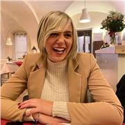 Offro lezioni private per bambini delle scuole elementari. 
E per stranieri.
Ho un diploma di tecnico per I servizi sociali